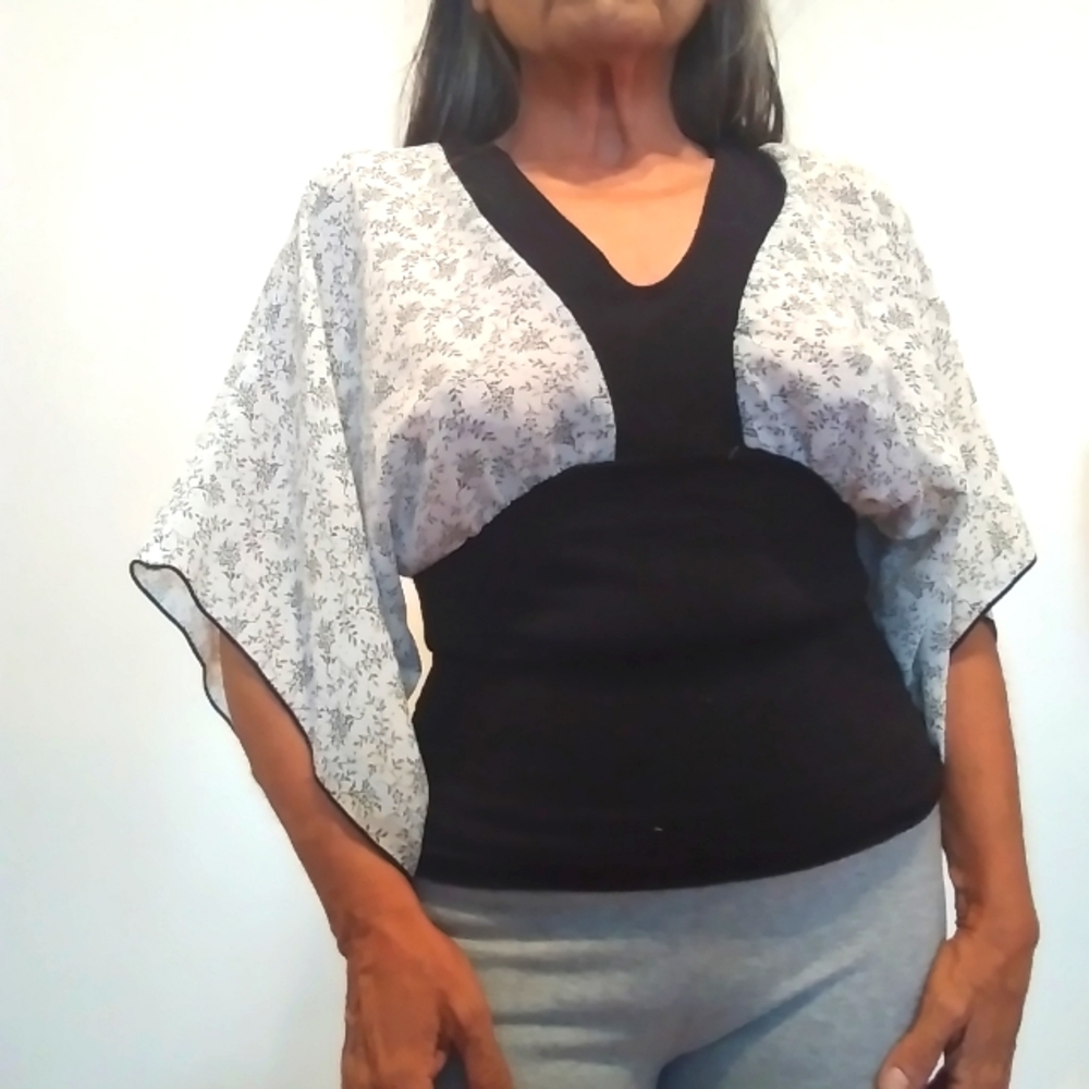 Suzyshear Kimono style blouse